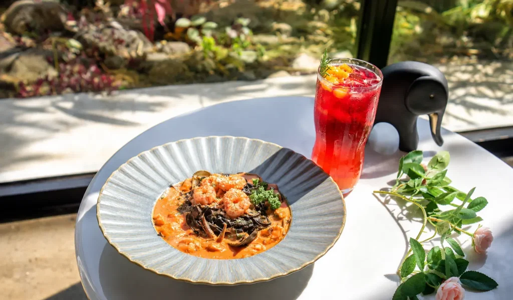 Seafood pasta and a refreshing fruit drink at Wondellea Cafe & Resort, an Instagrammable cafe in Cavite.